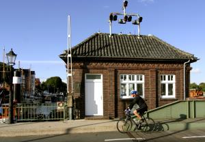 2005-08-04 Leer Traditionschiffertreffen 382-1_83.jpg